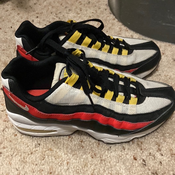 Airmax - Picture 1 of 2